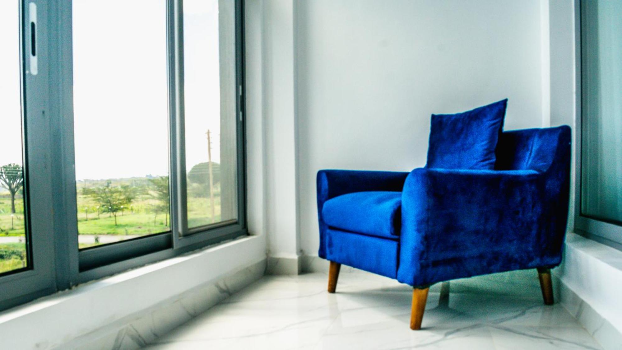Avian Court Penthouse Aparthotel Найваша Екстериор снимка